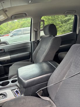 Used 2013 Toyota Tundra 4x4 CrewMax image 9