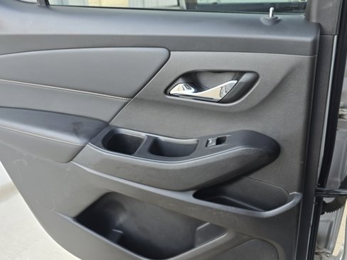 Used 2021 Chevrolet Traverse Premier image 18
