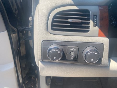Used 2012 Chevrolet Avalanche LTZ image 19