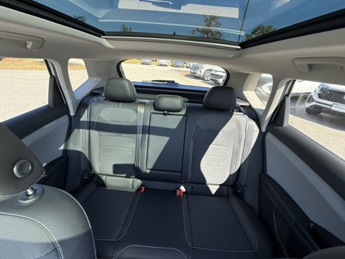 Certified 2022 Volkswagen Taos SE image 20