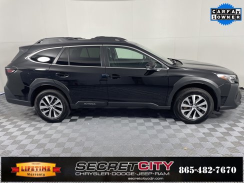 Used 2023 Subaru Outback Premium image 10