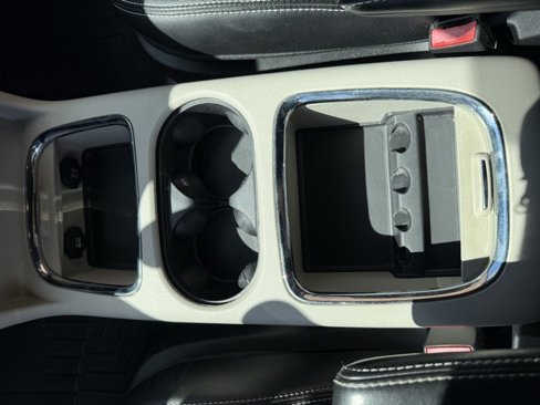 Used 2019 Dodge Grand Caravan SXT image 35