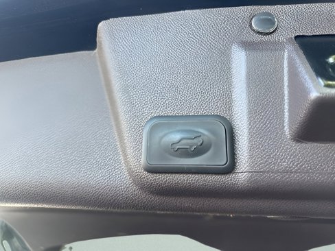 Used 2017 Buick Enclave Premium w/ Experience Buick Package image 13