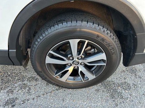 Used 2017 Toyota RAV4 XLE image 9