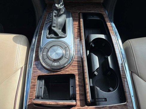 Used 2020 Nissan Armada SL image 27
