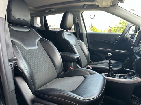 Used 2017 Jeep Compass Latitude w/ Popular Equipment Group image 16