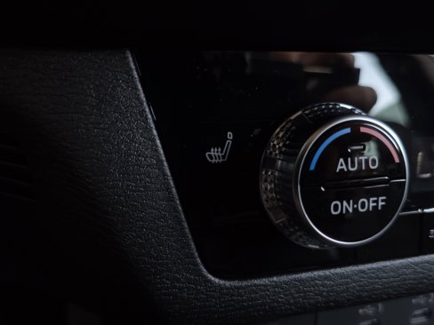 New 2025 Mitsubishi Outlander SE image 16