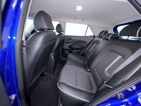 Used 2022 Hyundai Venue Limited image 6