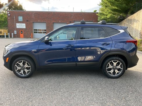 Certified 2021 Kia Seltos EX image 2