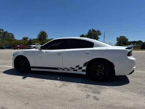 Used 2022 Dodge Charger SXT image 4