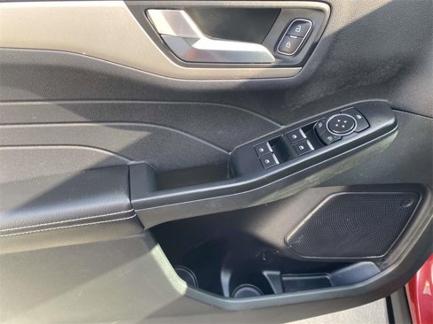 Used 2022 Ford Escape SEL image 50