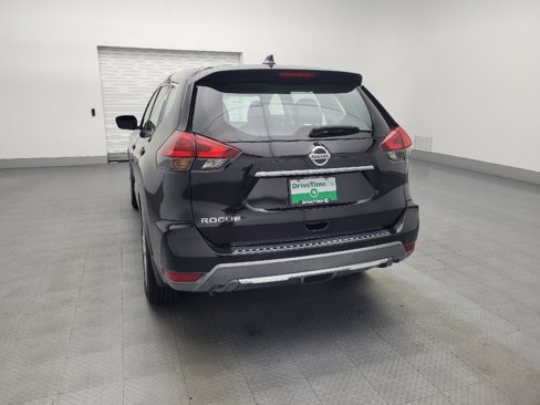 Used 2018 Nissan Rogue S image 6