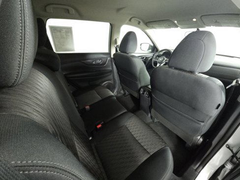 Used 2018 Nissan Rogue SV image 17