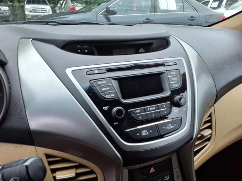 Used 2013 Hyundai Elantra GLS w/ Preferred Pkg image 17