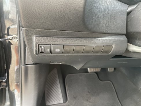 Used 2021 Toyota Corolla LE image 23
