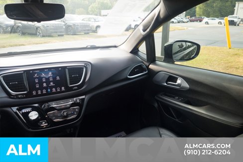 Used 2018 Chrysler Pacifica Touring-L w/ Premium Audio Group image 21