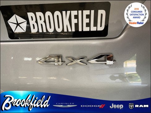 Used 2023 Jeep Grand Cherokee L Laredo image 12