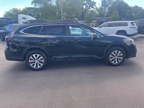 Used 2020 Subaru Outback Premium image 9