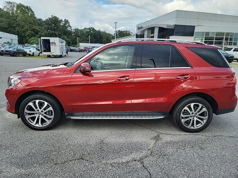Used 2019 Mercedes-Benz GLE 400 4MATIC image 4