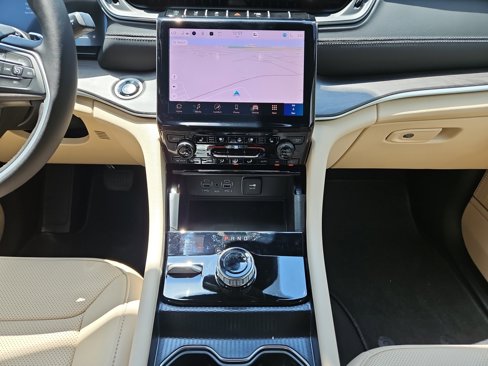 New 2025 Jeep Grand Cherokee L Limited w/ Luxury Tech Group II image 11