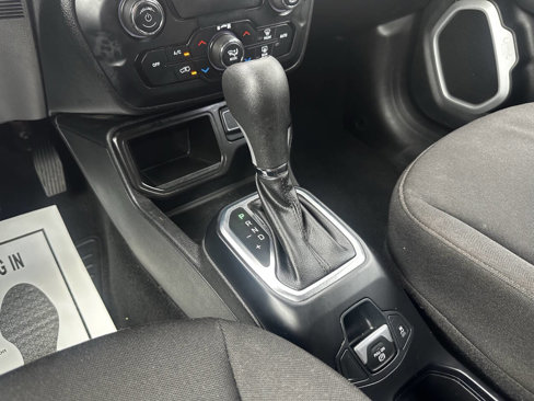 Used 2019 Jeep Renegade Sport w/ UConnect 7.0 Group image 32