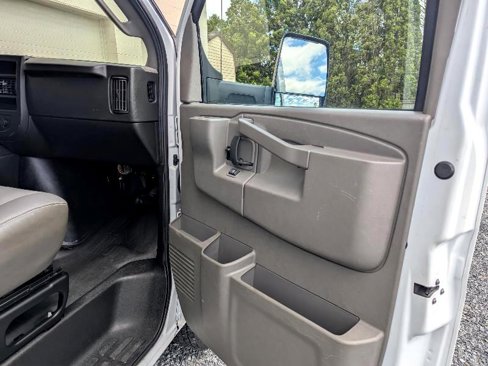 Used 2022 Chevrolet Express 3500 w/ Power Convenience Package image 26