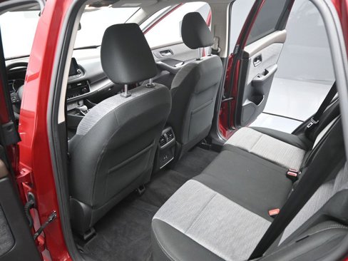 Used 2022 Nissan Rogue SV image 25