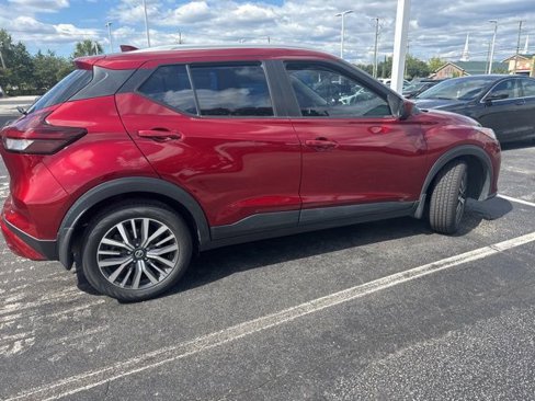 Used 2021 Nissan Kicks SV image 8