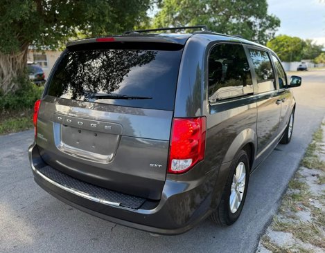 Used 2020 Dodge Grand Caravan SXT image 8