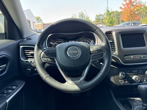 Used 2021 Jeep Cherokee Latitude Plus image 20