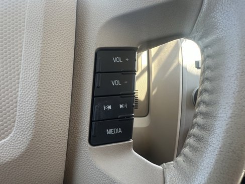 Used 2010 Ford Escape XLT image 11