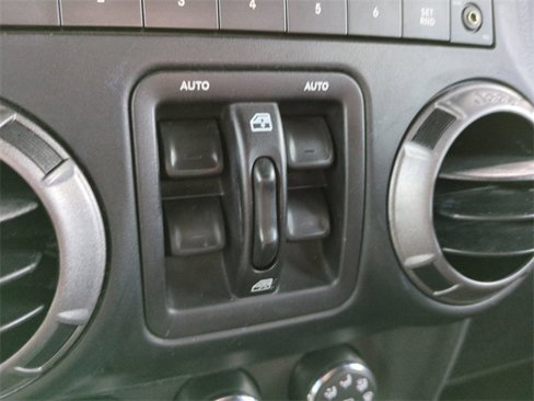 Used 2018 Jeep Wrangler Unlimited Sport S image 24