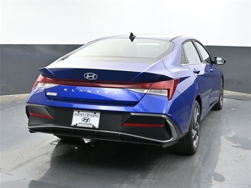 Used 2024 Hyundai Elantra SEL w/ Convenience Package image 6