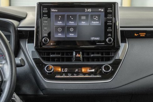 Used 2021 Toyota Corolla LE image 8