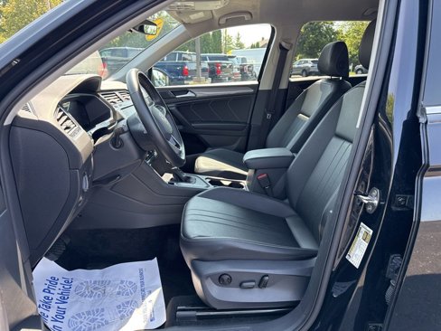 Used 2024 Volkswagen Tiguan SE image 14
