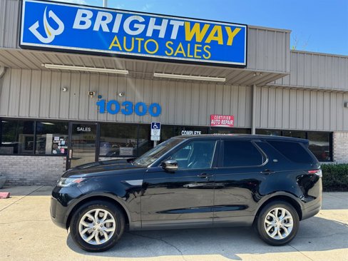 Used 2020 Land Rover Discovery SE image 2
