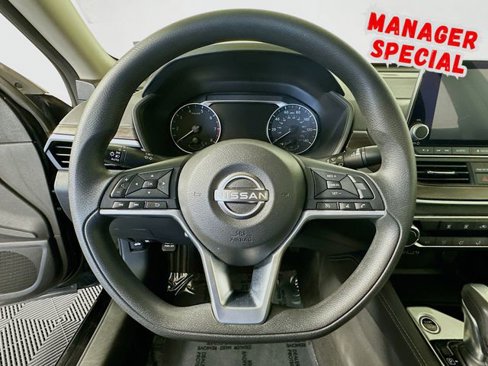 Used 2023 Nissan Altima 2.5 SV image 13