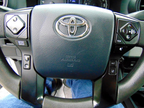 Used 2018 Toyota Tacoma SR5 image 12