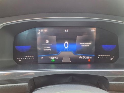 Used 2022 Volkswagen Tiguan SE image 9