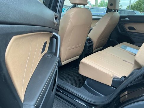 Certified 2022 Volkswagen Tiguan SE w/ Panoramic Sunroof Package image 13