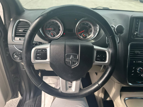 Used 2018 Dodge Grand Caravan SXT image 18