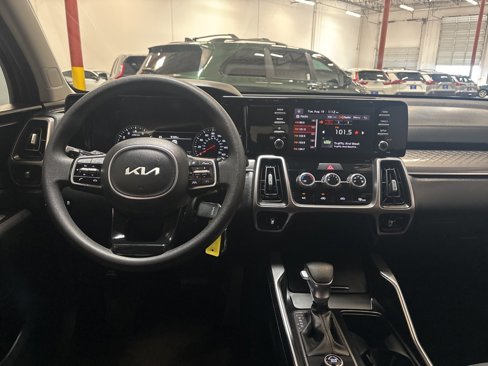 Used 2023 Kia Sorento LX image 12
