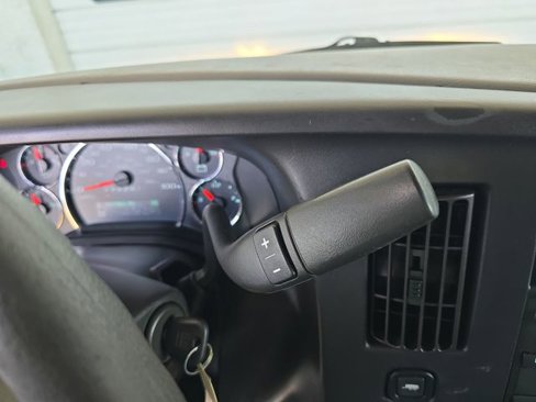 Used 2017 Chevrolet Express 2500 image 15