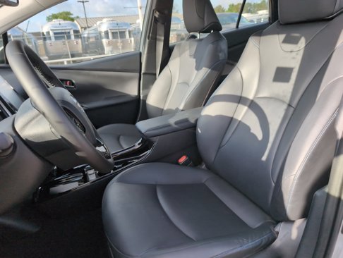 Used 2021 Toyota Prius L Eco image 9