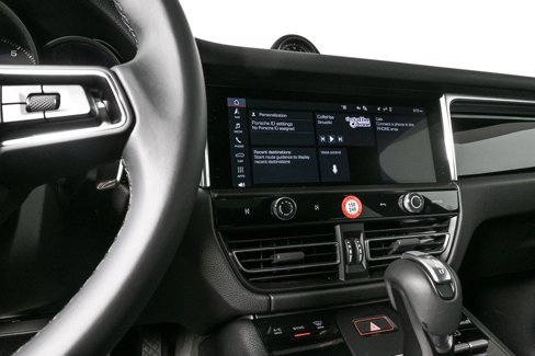 Used 2025 Porsche Macan image 13