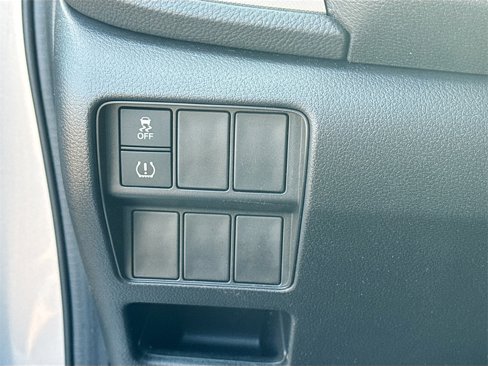 Used 2019 Honda CR-V LX image 6