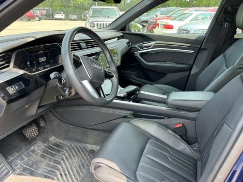 Used 2022 Audi e-tron S Premium Plus w/ 21" Black Optic Package image 10