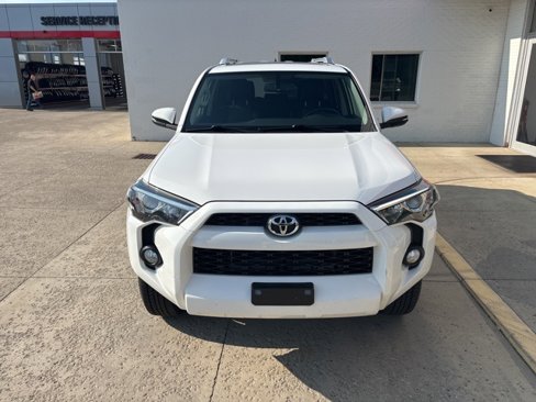 Used 2016 Toyota 4Runner SR5 Premium image 2
