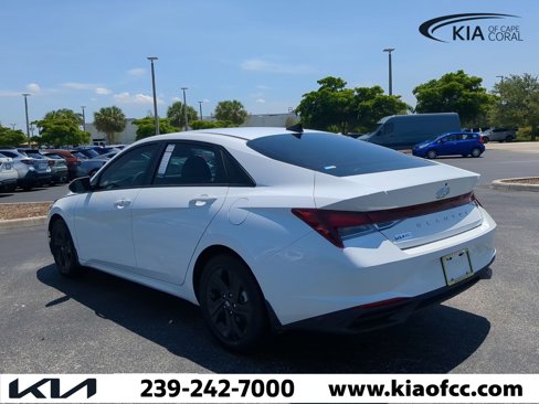 Used 2023 Hyundai Elantra SEL image 7
