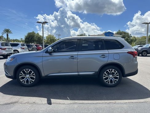 Used 2017 Mitsubishi Outlander SE image 8